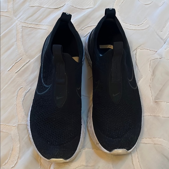 Nike Slip-On Sneakers - Picture 1 of 4